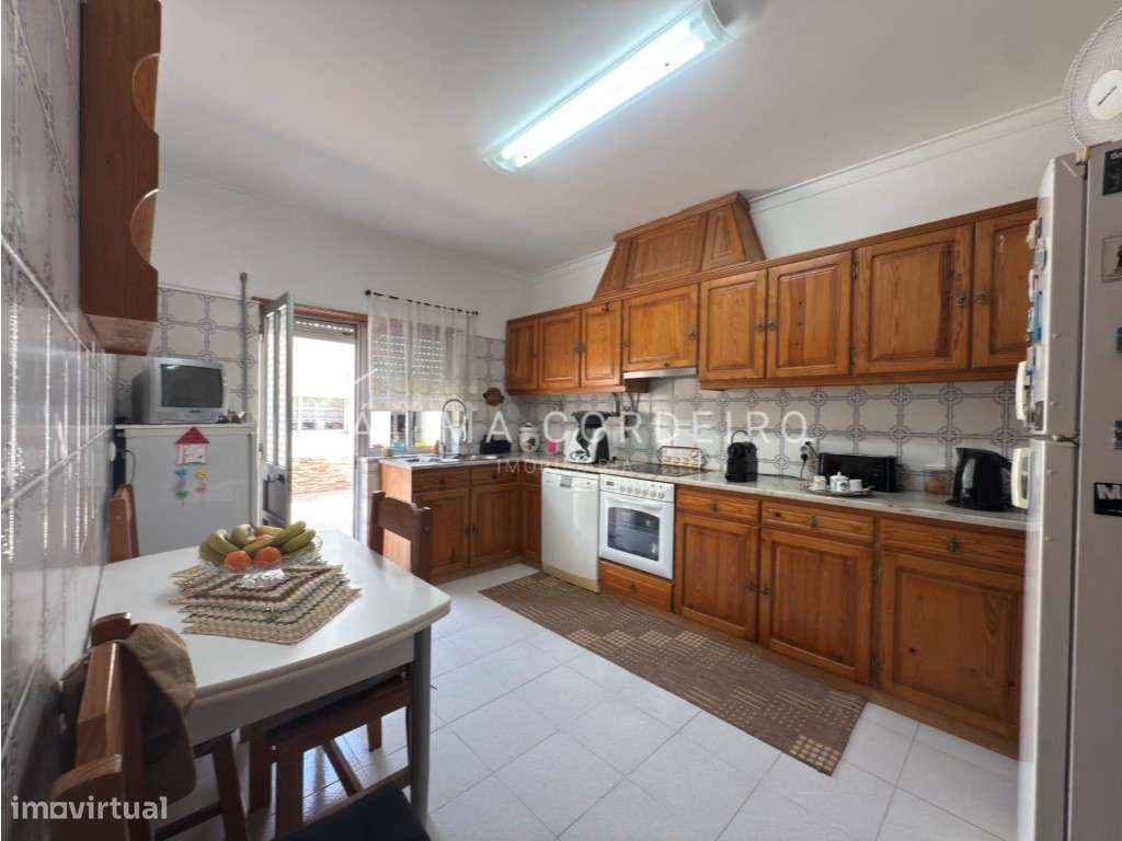 Moradia Isolada T5 em Lote de 375m² Excelente Estado - Sobreda-11