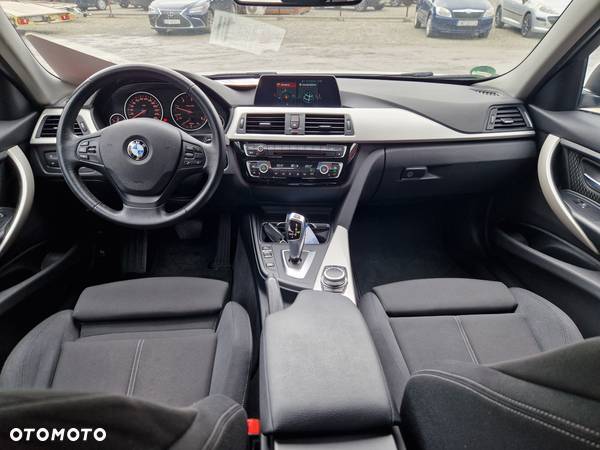 BMW Seria 3 320d M Sport - 25