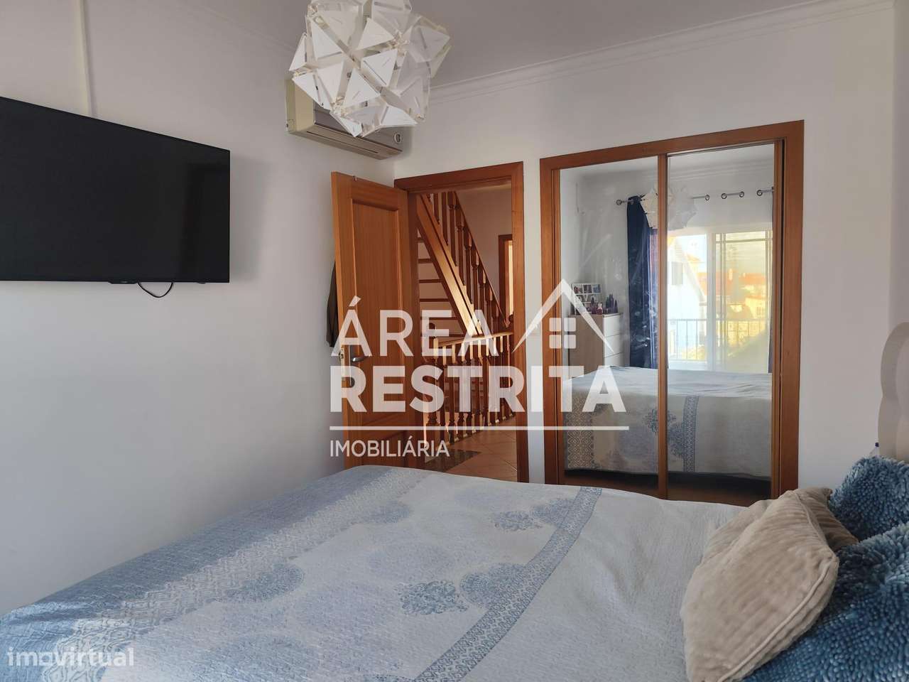 Moradia T3+1 na Quinta do Conde I-10