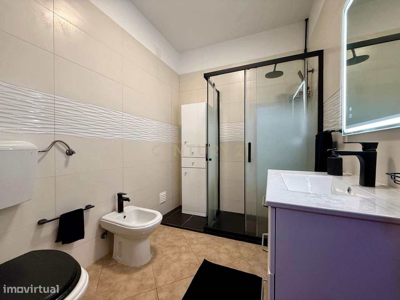 Moradia T3 em Olhão, com Terraço e Boa Exposição Solar na Baixa-5