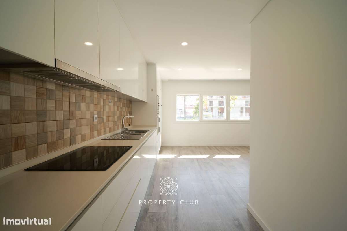 Apartamento T3 semi-novo na Urbanização Val Flores – Pinhal Novo-1