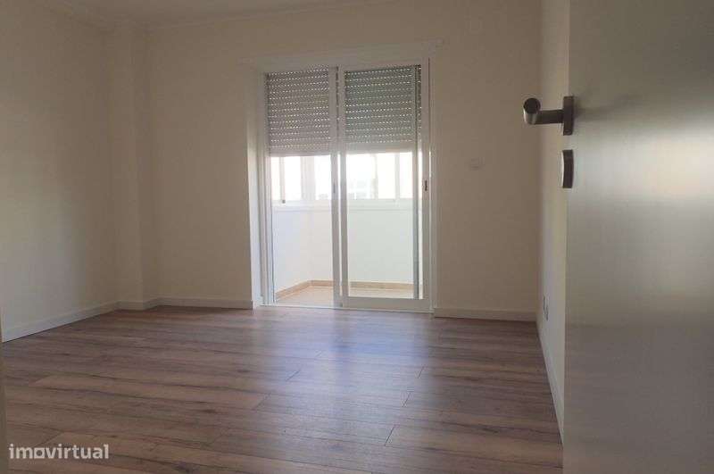 T2 em Massamá totalmente remodelado - Grande imagem: 5/12