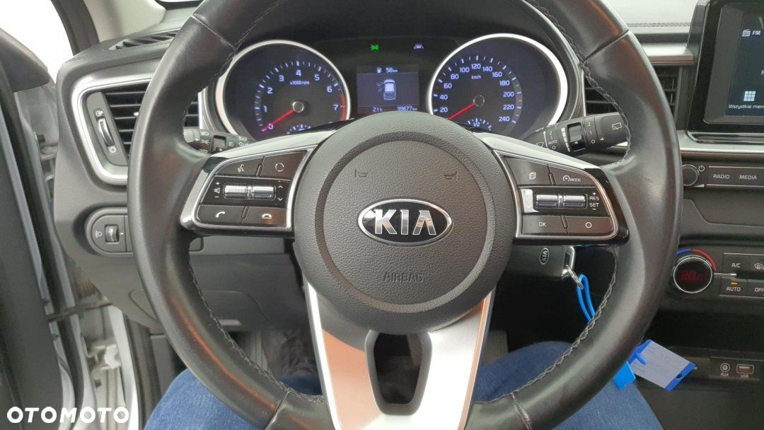 Kia Ceed - 22