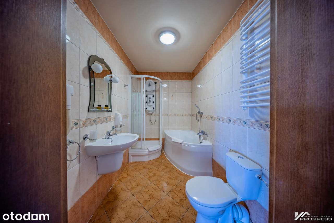 Hotel z restauracją, sale bankietowe - dobrze funkcjonujący biznes.-13