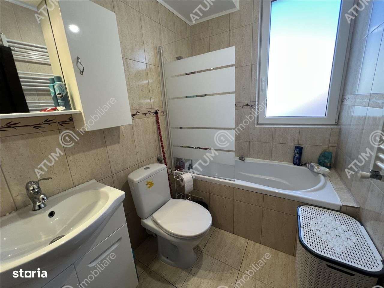 Casa cu 4 camere 2 bai si curte proprie in zona Arhitectilor-7