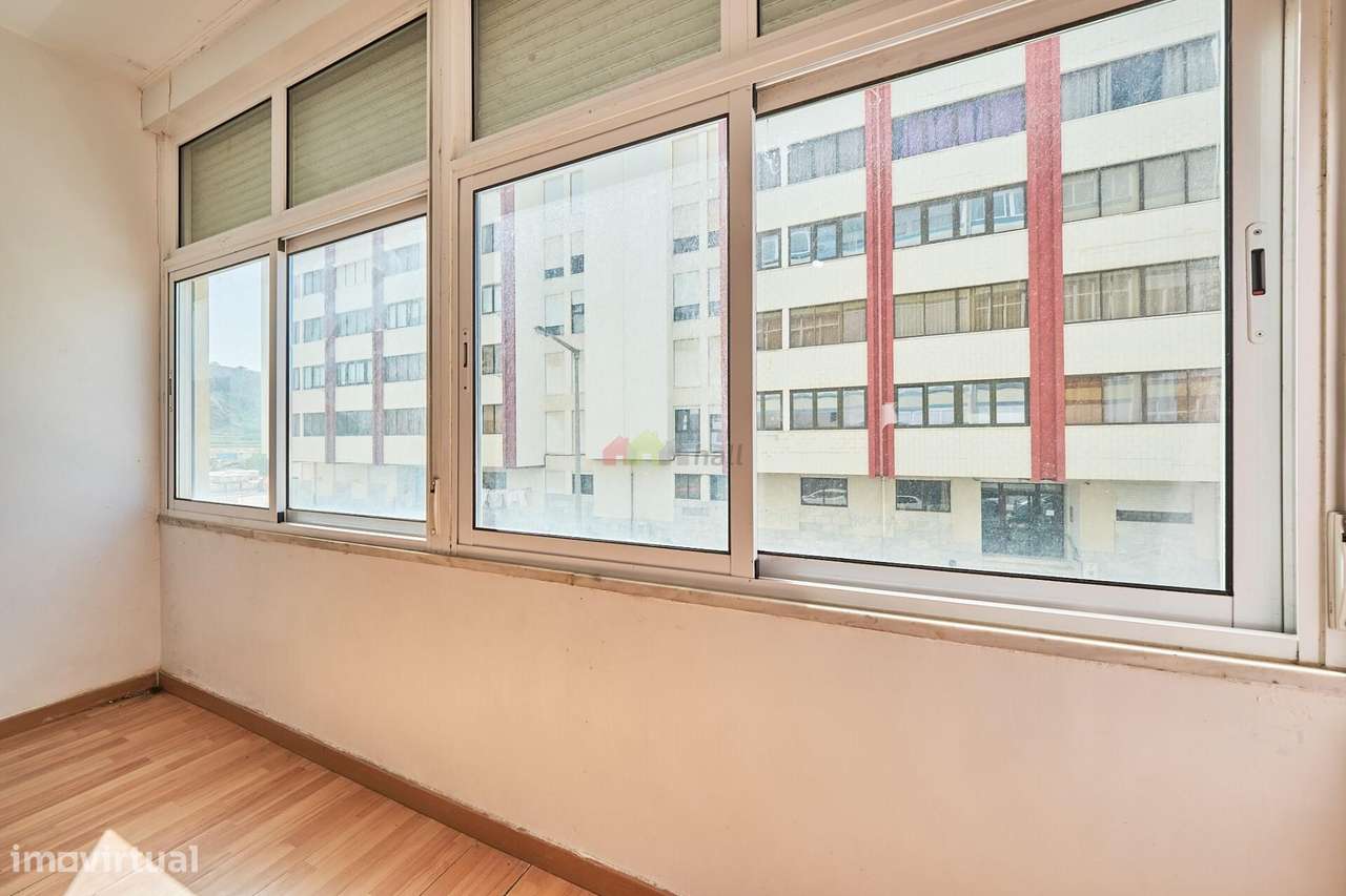 Apartamento T3 com 2 Wc´s e arrecadação-9