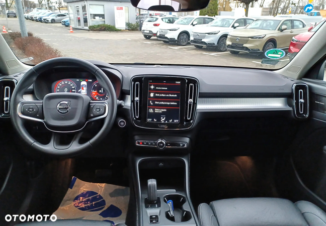 Volvo XC 40 D4 AWD Momentum - 10
