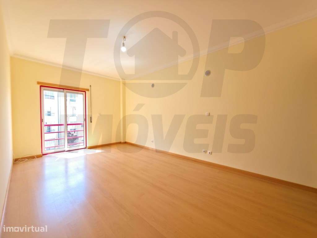 Apartamento T3 com Parqueamento - Urb. das Oliveirinhas - Samora Co...-16