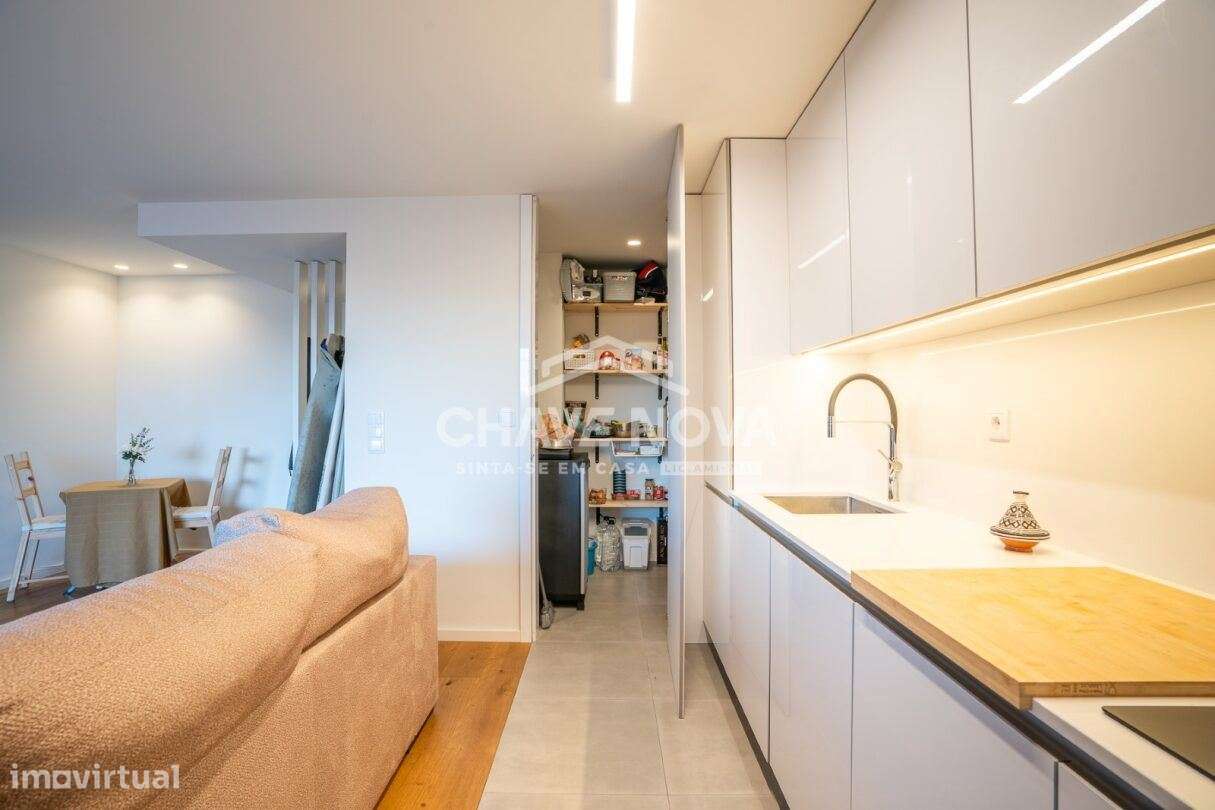 Apartamento T2 junto aos acessos das pontes do freixo e infante - Grande imagem: 4/24