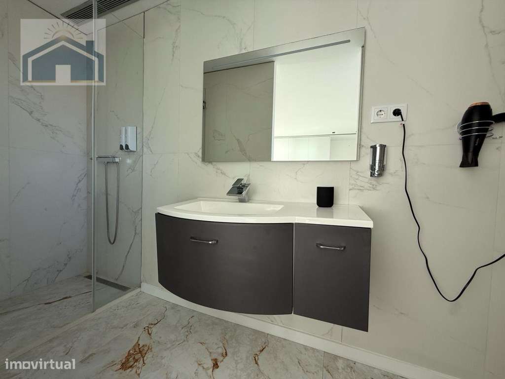 Moradia de Luxo Exclusiva em Apúlia-22
