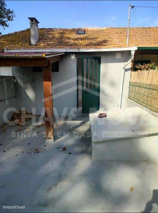 MV - Moradia T2 geminada em Ramalde - Grande imagem: 4/14