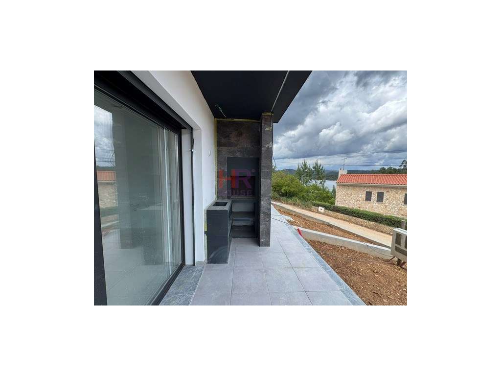 Moradia geminada nova em Águas Belas, Ferreira do Zêzere, com 3 qua...-8