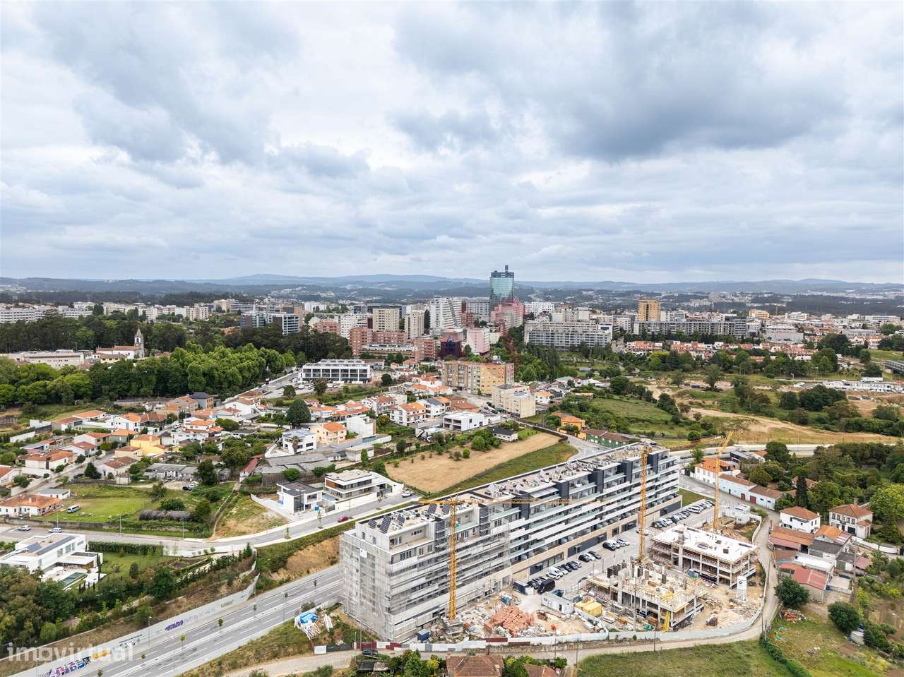 Apartamento T1 com varanda localizado no empreendimento Alta Vista-13