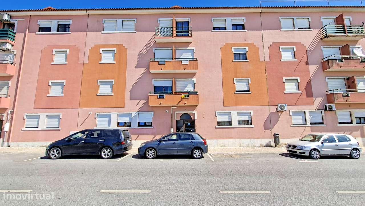 Apartamento T3 97m2 centro da Moita-0