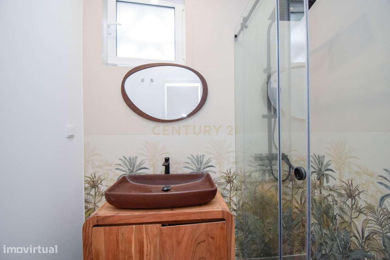 MORADIA T2 com Jardim * Bairro tranquilo em Cova da Piedade Almada-25