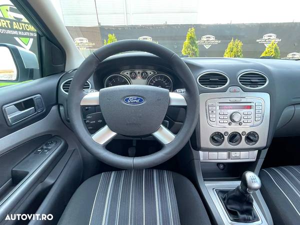 Ford Focus 1.6 16V Ambiente - 7