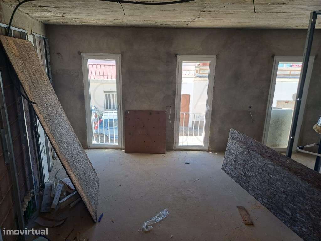 Moradia T2 com terraço e garagem-11