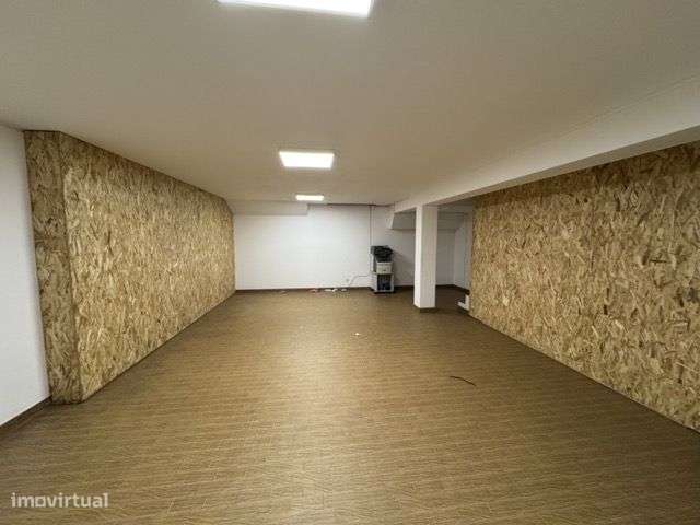 # LOJA ESPINHO RUA 25 # Aluguer # 120m2 - Grande imagem: 4/6