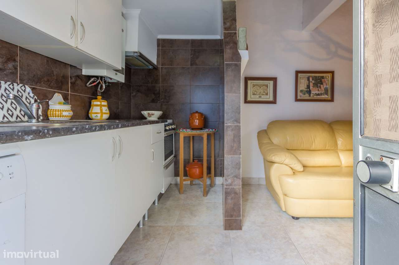 Moradia T2 com piscina e com Anexo T1 em Fernão Ferro, Seixal-9