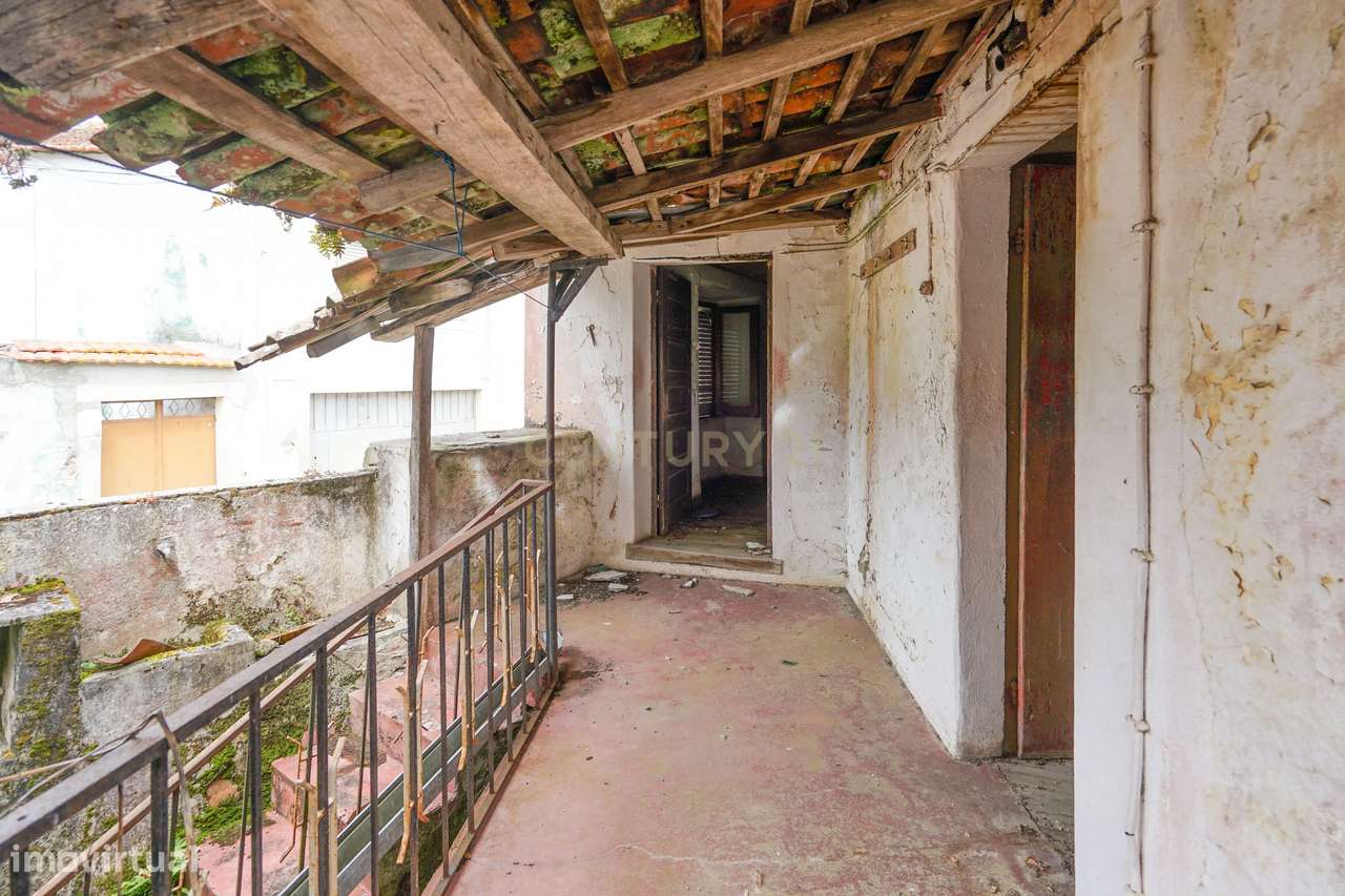 Moradia T2 para reabilitar na Lousã. - Grande imagem: 5/19