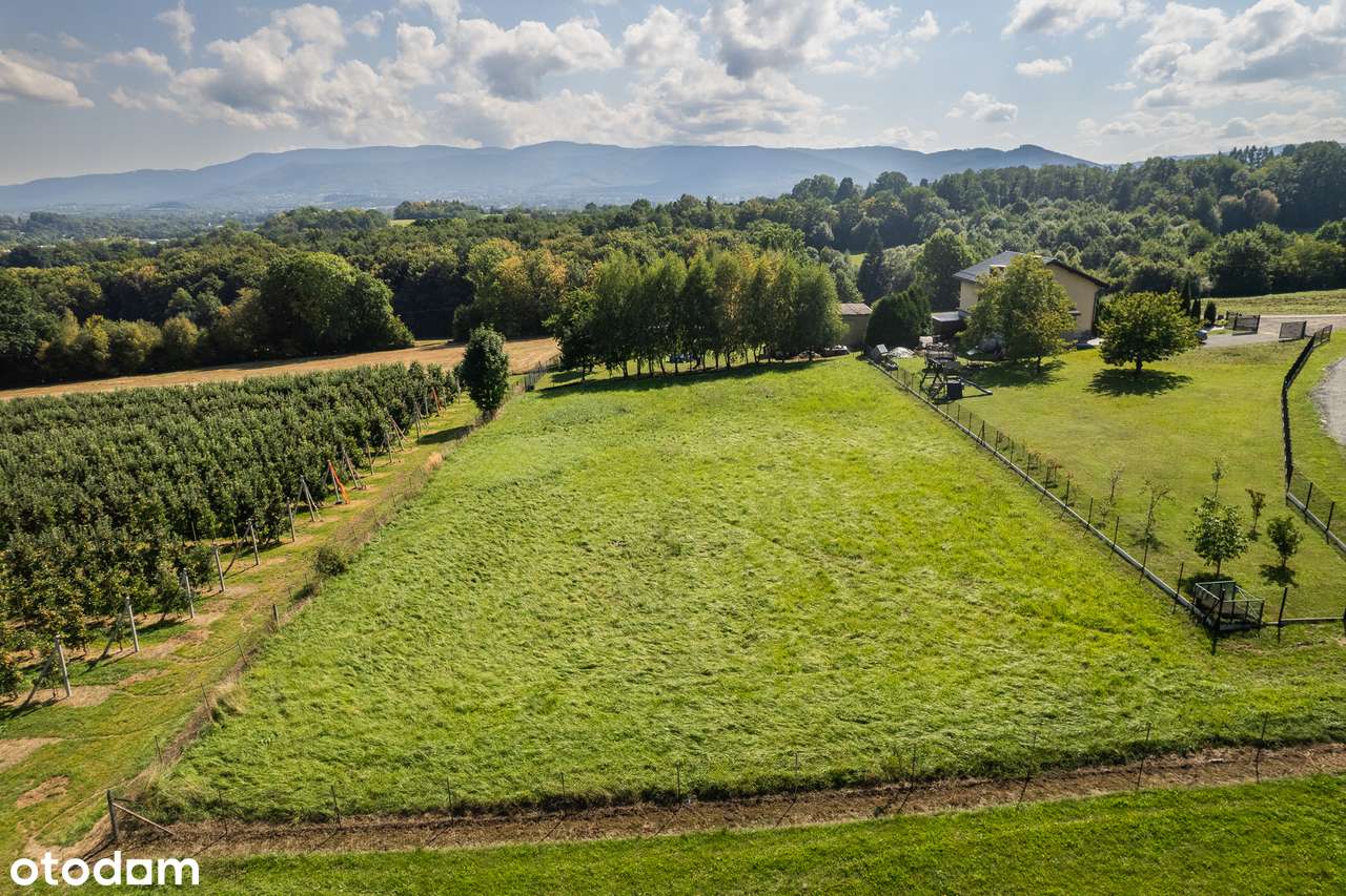 Urocza i zaciszna działka z widokiem na góry i sad-10