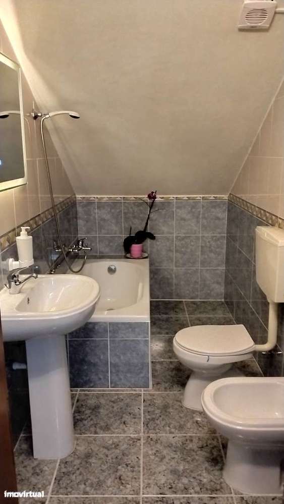 LUXUOSA PENTHOUSE  MOBILADA (T4/ 3BANHOS )AO LADO LIS & ALDI/ ELEVADOR - Grande imagem: 5/53