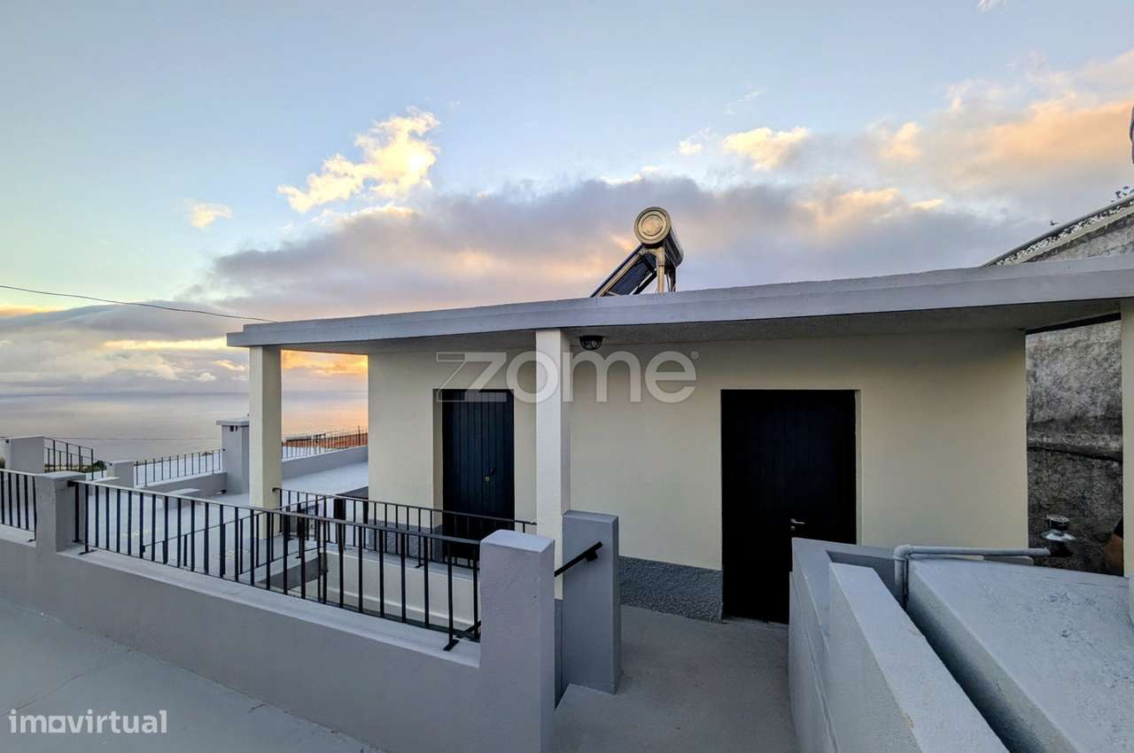 Moradia T5 + T2 com Entradas Independentes e Vista Mar | Ponta do Sol-34