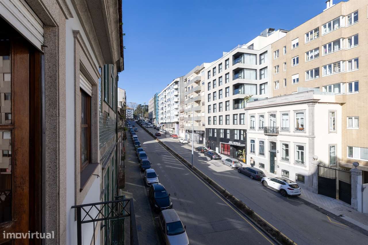Apartamento T0 com varanda no Bonfim, Porto - Grande imagem: 5/23