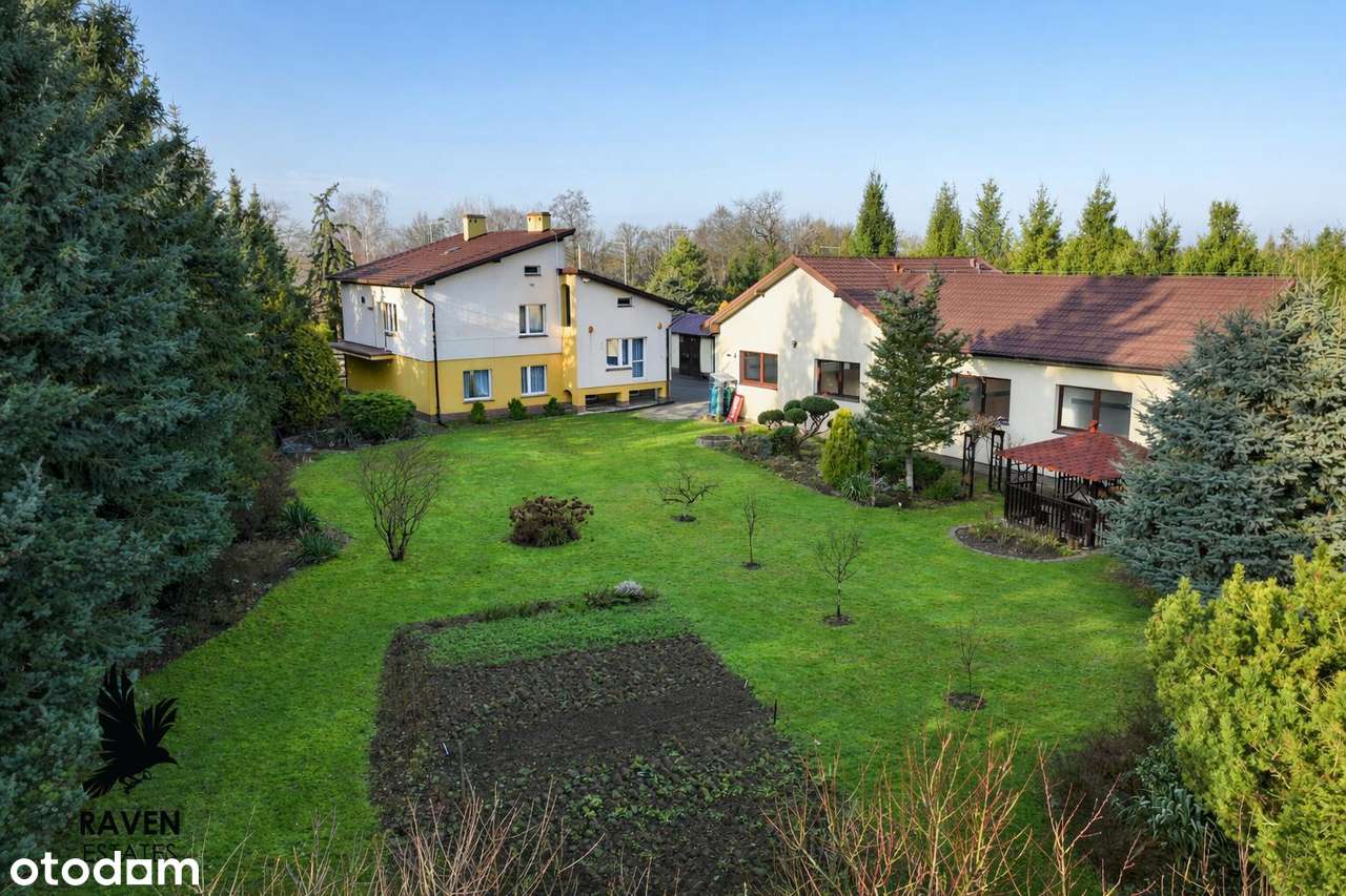 Przestronny dom z zabudową usługową-17