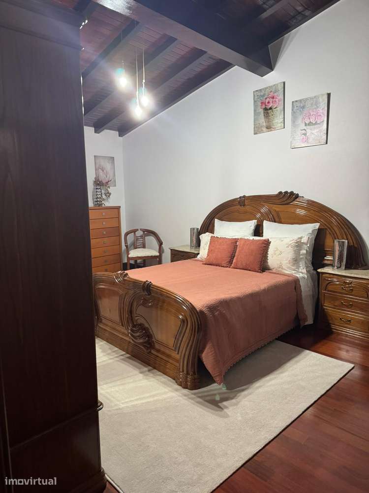 Moradia térrea T4 em pedra com 386m2 e terreno com 6.000m2, anexos.-43