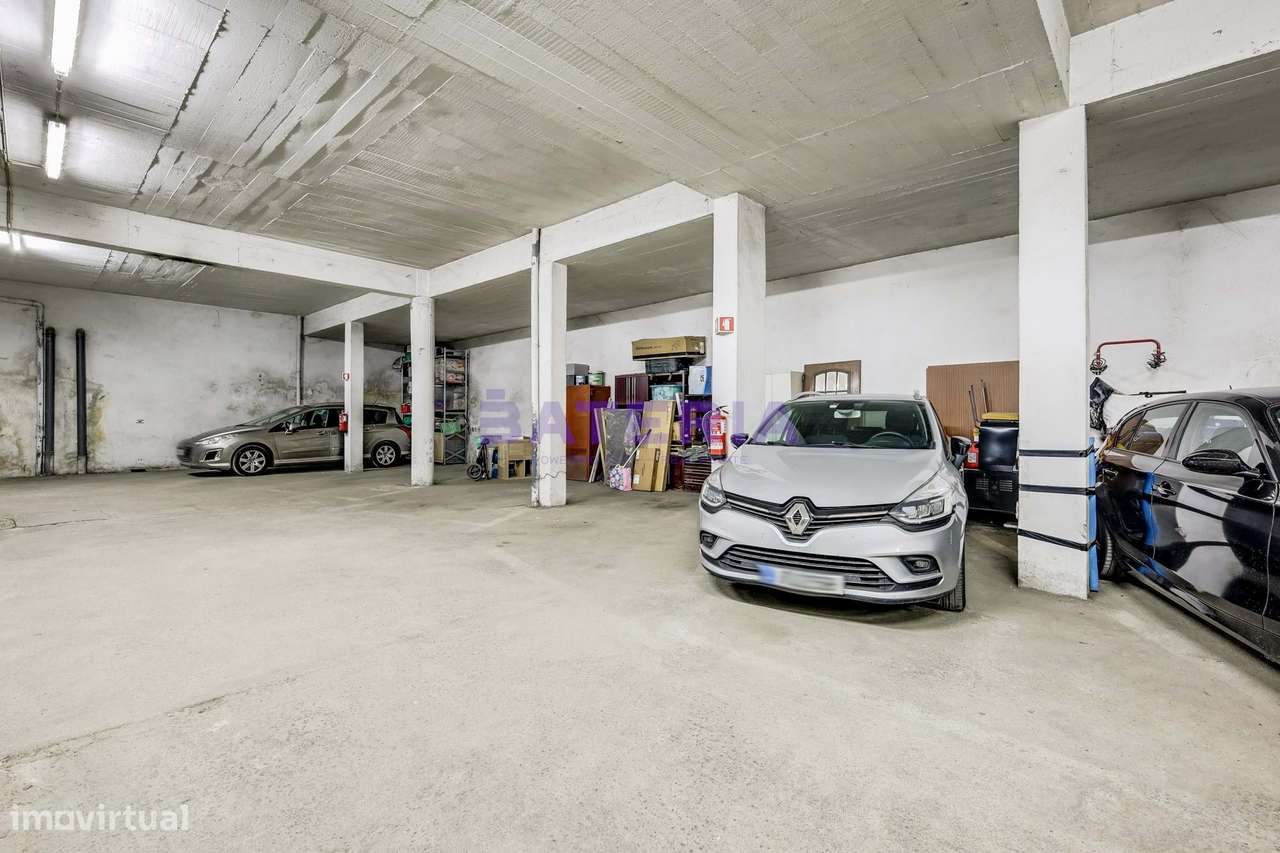 T2 com estacionamento | Acesso espaço exterior | Bons acessos-23