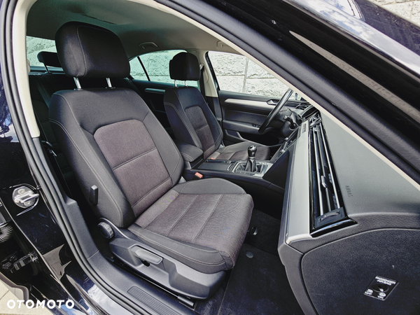 Volkswagen Passat 1.6 TDI (BlueMotion Technology) Comfortline - 33