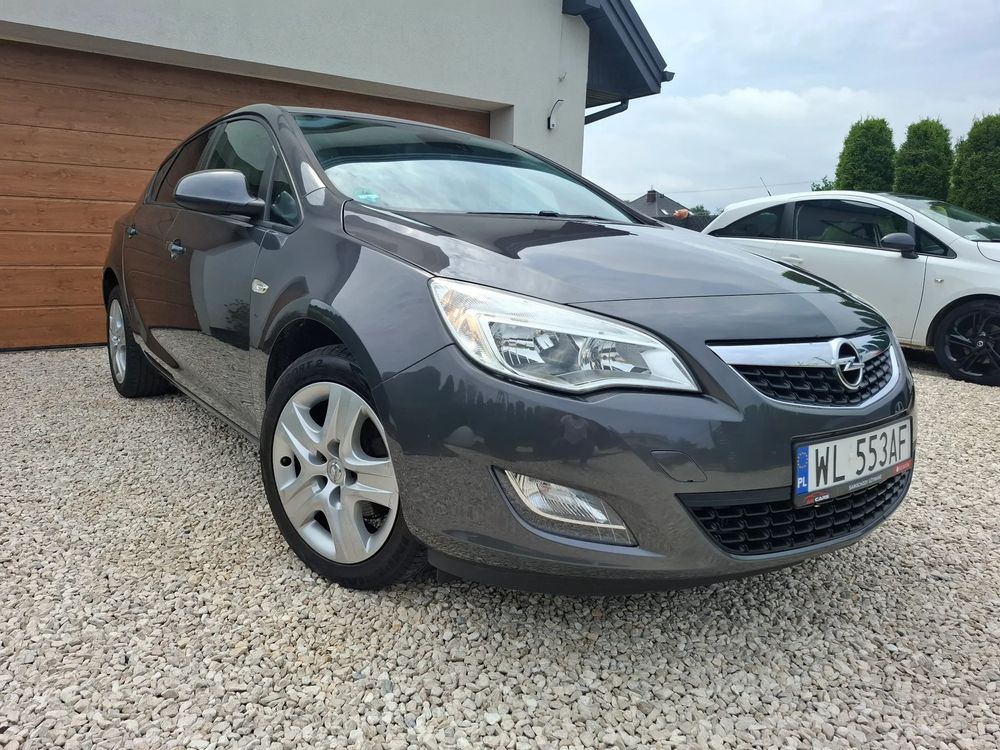Opel Astra J (2009-2019) 1.4 Turbo 2011