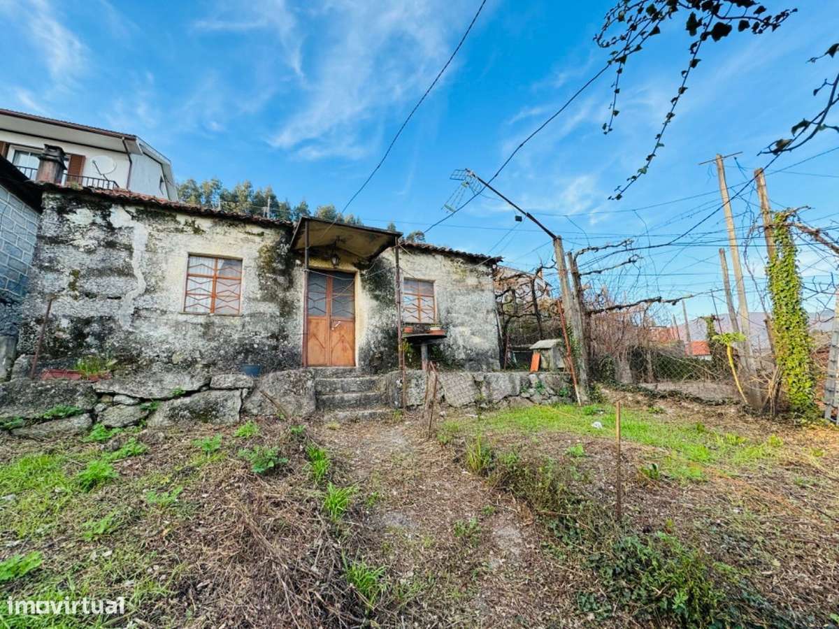 Moradia T2 com terreno e vistas naturais - Grande imagem: 1/4