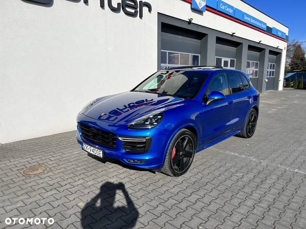 Porsche Cayenne GTS - 2