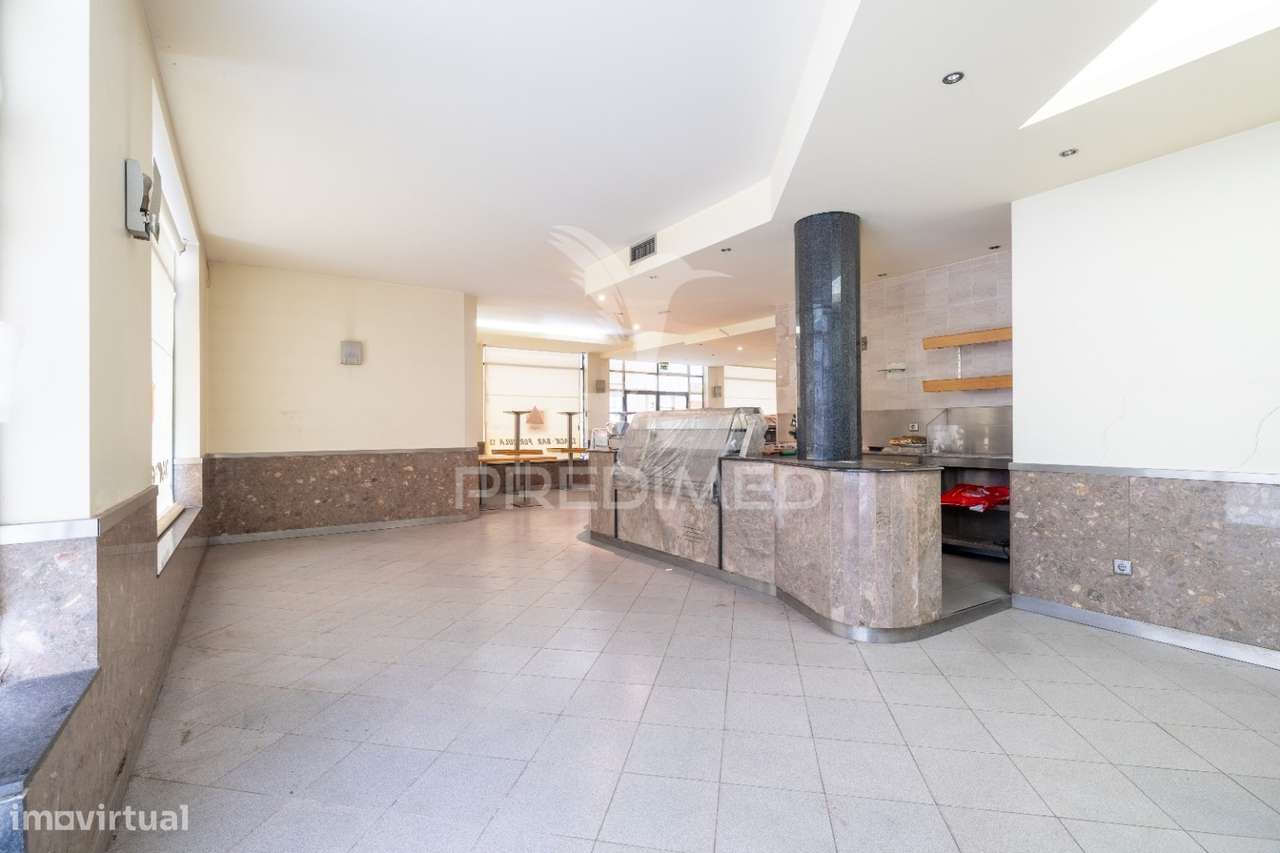 Café em Aguas Santas - junto as piscinas e policia - Grande imagem: 2/26