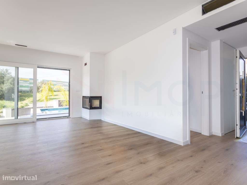 Moradia Unifamiliar - T4 - Com Painéis Solares, piscina, terraço na... - Grande imagem: 4/60