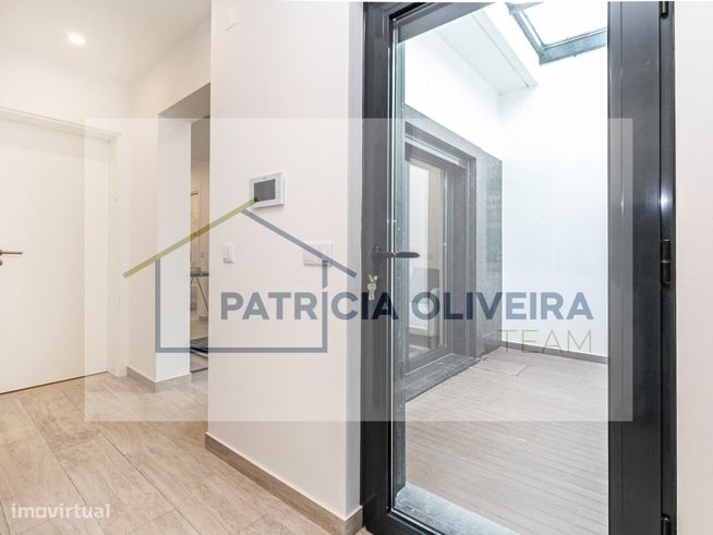 Moradia Duplex a Estrear com duas SUITES , dois TERRAÇOS E estacion...-7