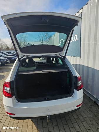 Skoda Octavia Combi 2.0 TDI 4x4 DSG L&K - 11