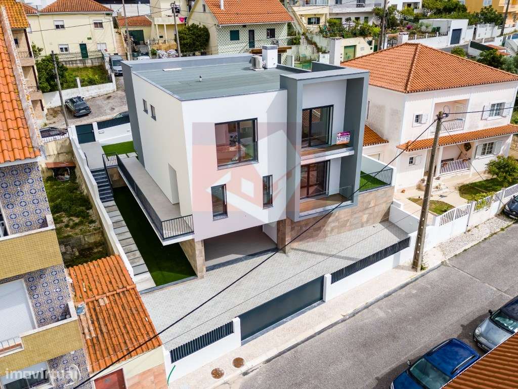 Moradia V5 nova no Bairro do Trigache em Famões-58