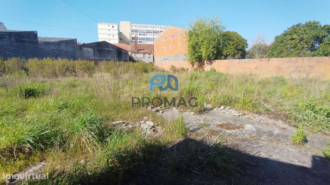 Oportunidade Única em Ovar: Terreno Urbano 1.282 m² com Armazém Ruína-13