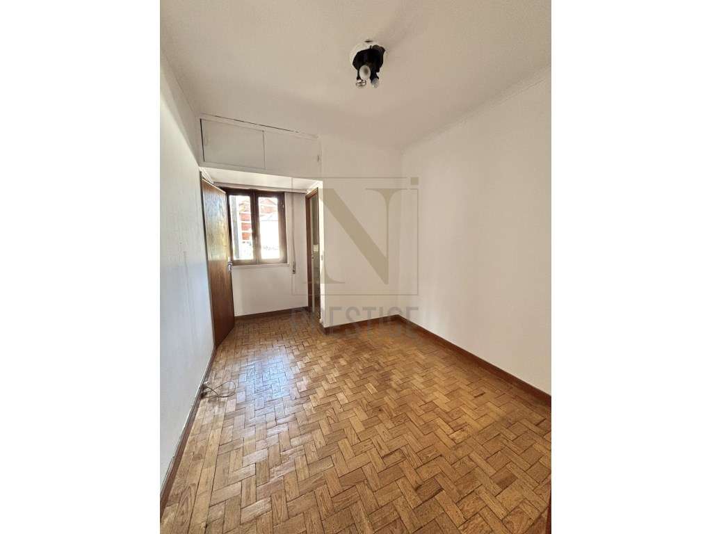 Apartamento T4 no Bairro Norton de Matos-8
