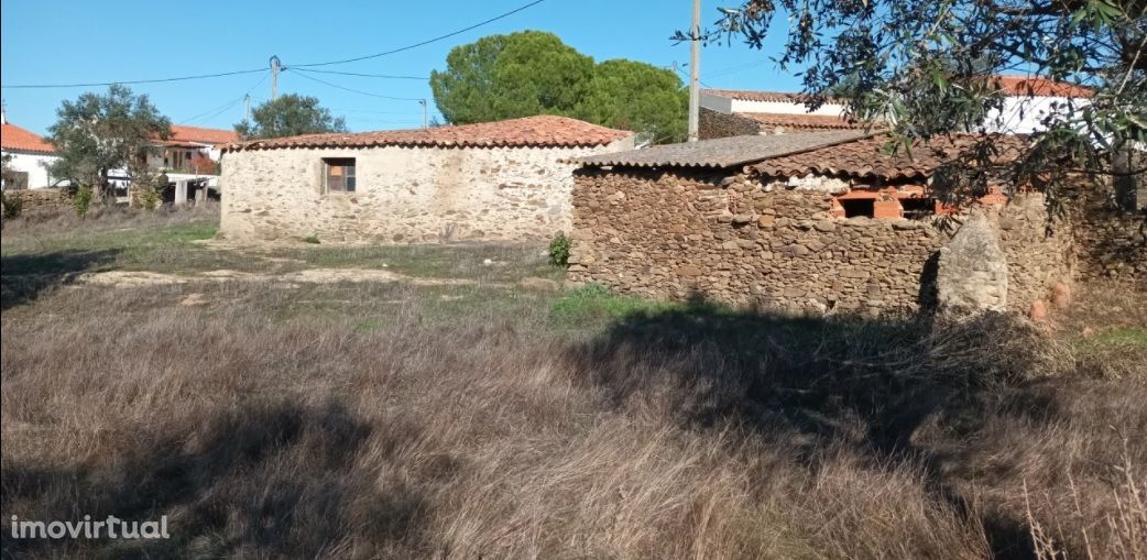 Terreno com casa de campo em Aldeia de Fernão Vaz, Ourique