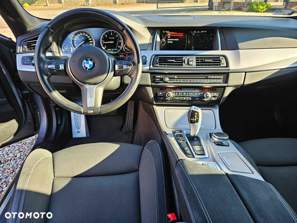 BMW Seria 5 520d xDrive - 31