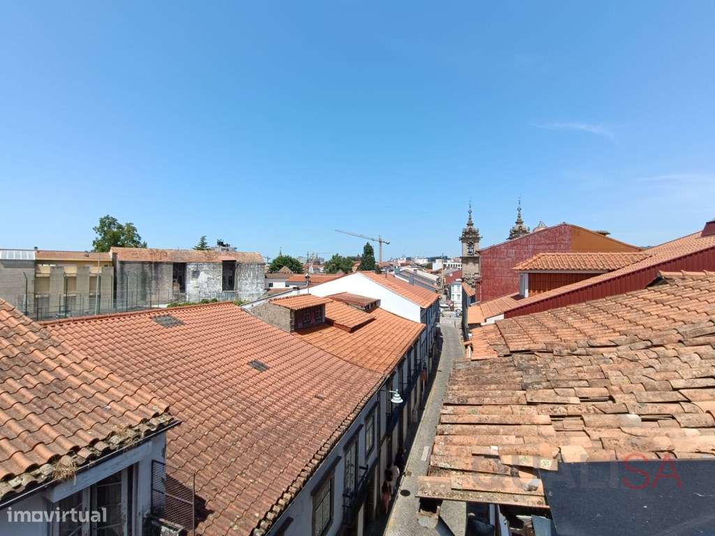 Apartamento T0 novo com varanda, equipado e mobilado, localizado no... - Grande imagem: 4/23