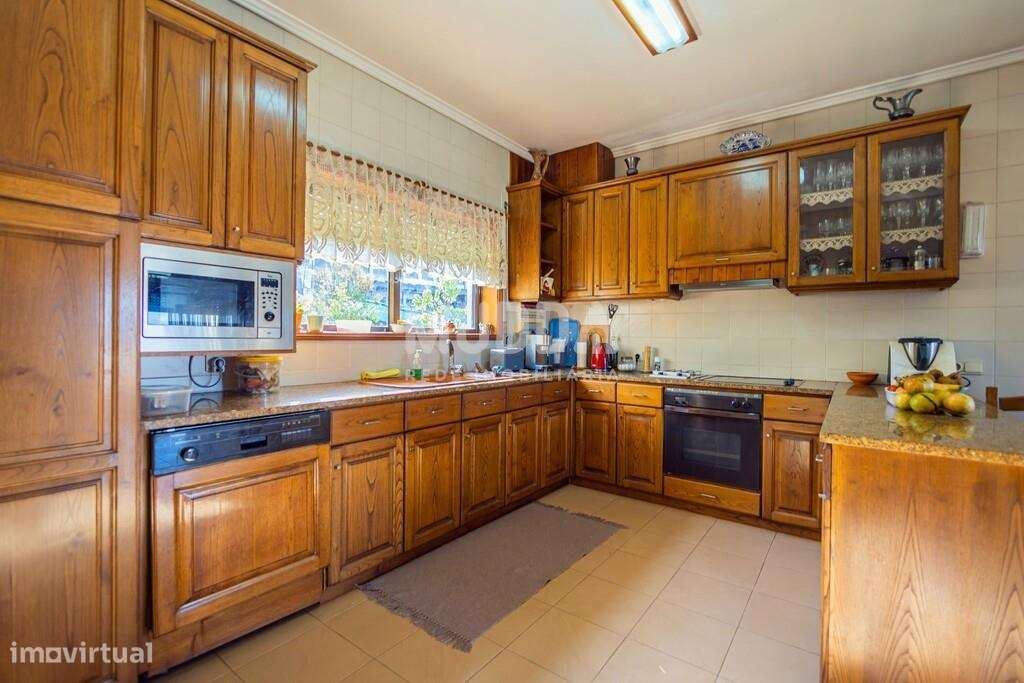 Moradia T4+ com Jardim e Pomar em Escapães, Santa Maria da Feira-1