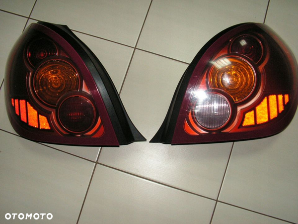 ALMERA N16 LIFT LAMPA TYLNA PRAWA - 3