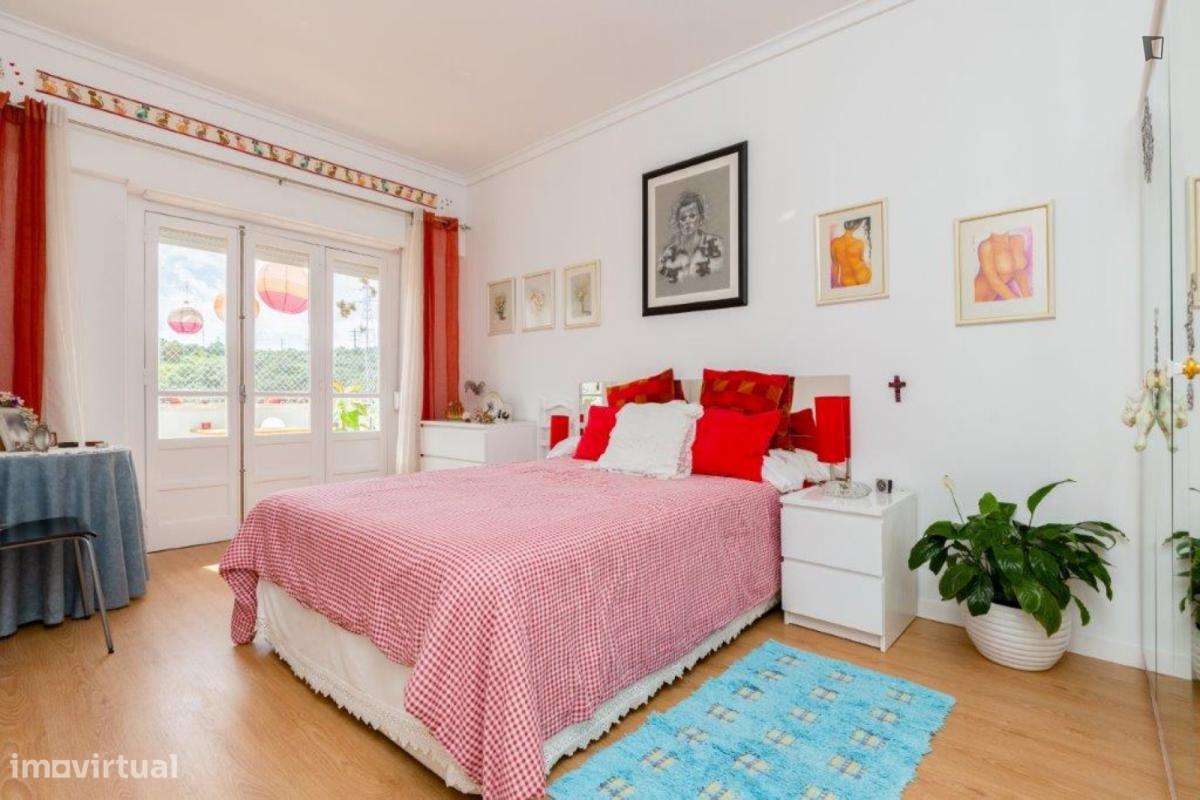 Quarto - localizado em Lumiar Lisbon - Grande imagem: 4/7