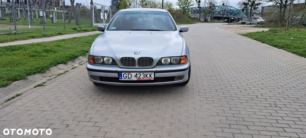 BMW Seria 5 520i - 5