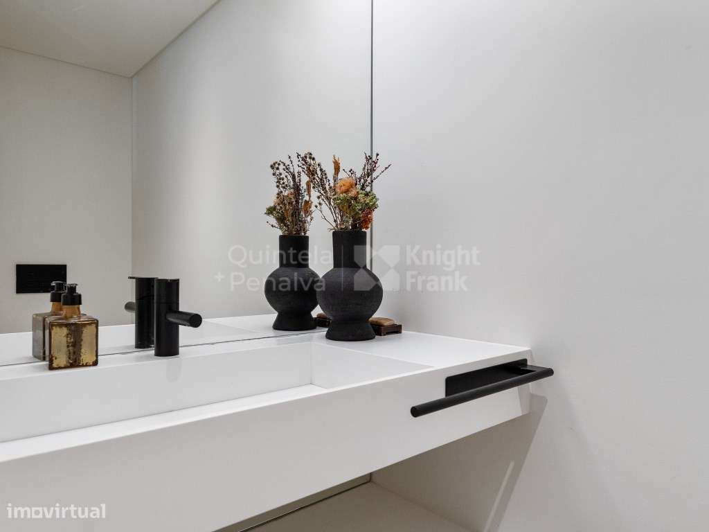 Apartamento T3 duplex para arrendar semi-mobilado em Arroios - Grande imagem: 5/25